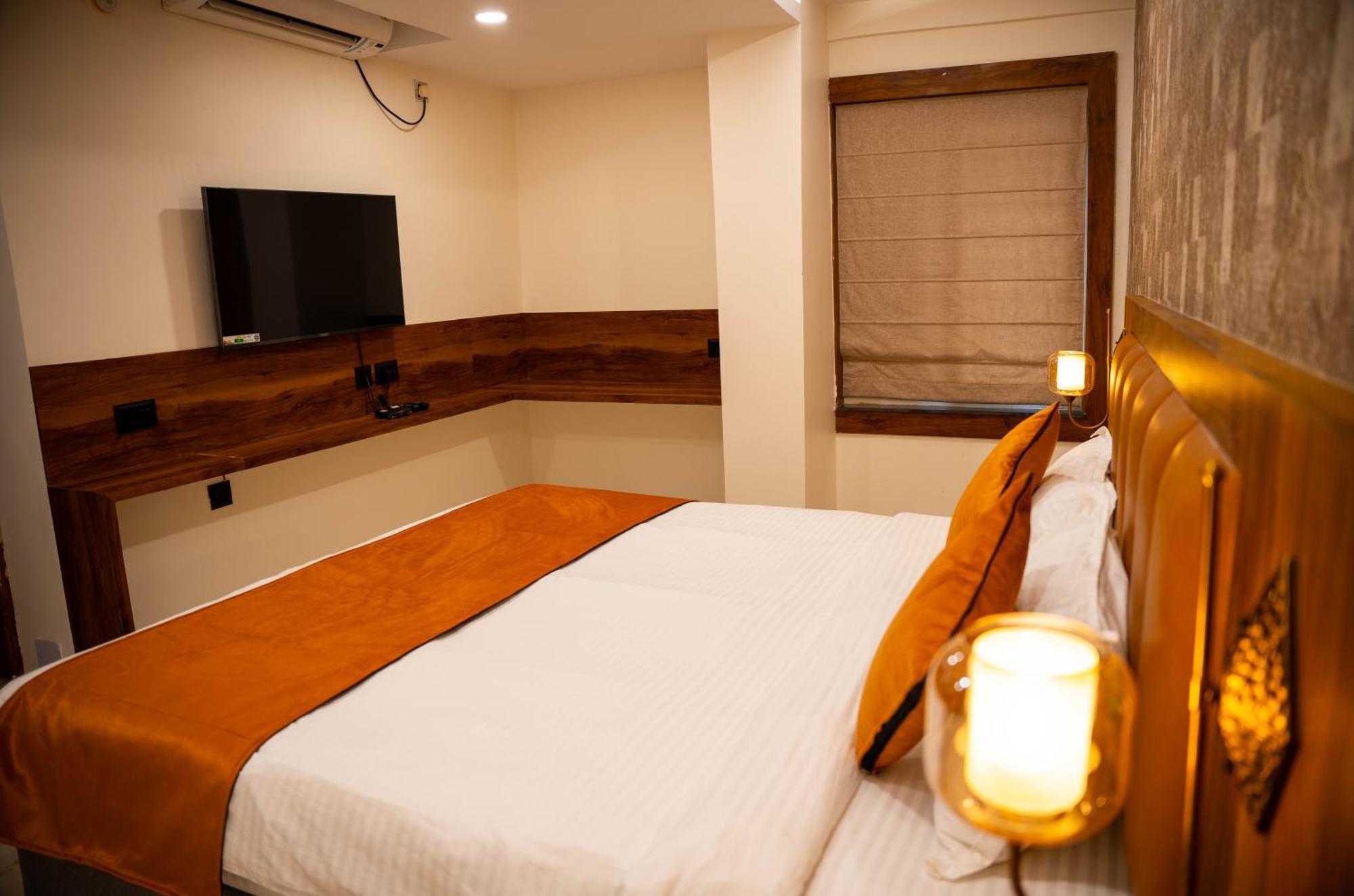 Hotel Orange Bhubaneswar Exteriör bild