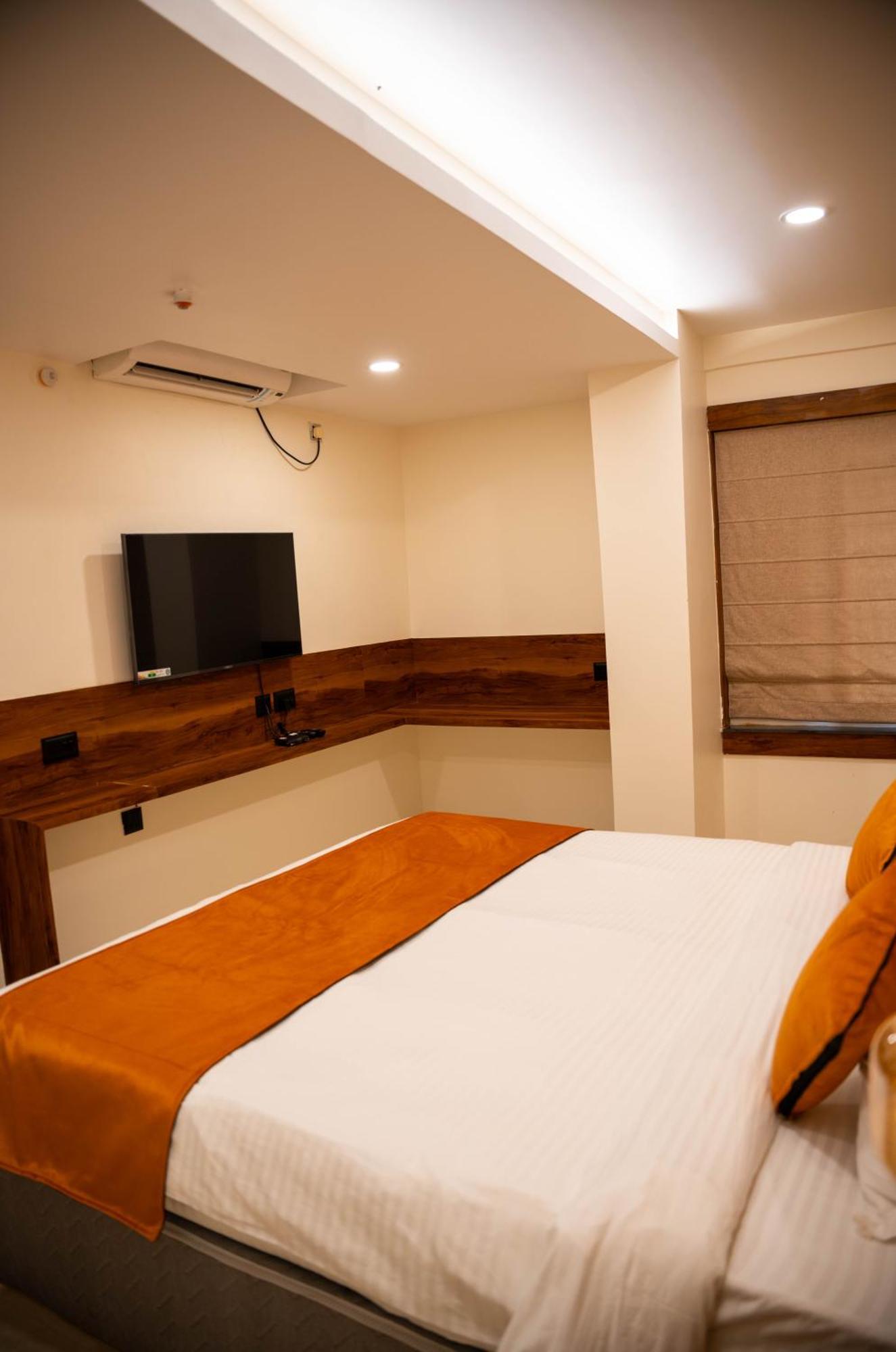 Hotel Orange Bhubaneswar Exteriör bild