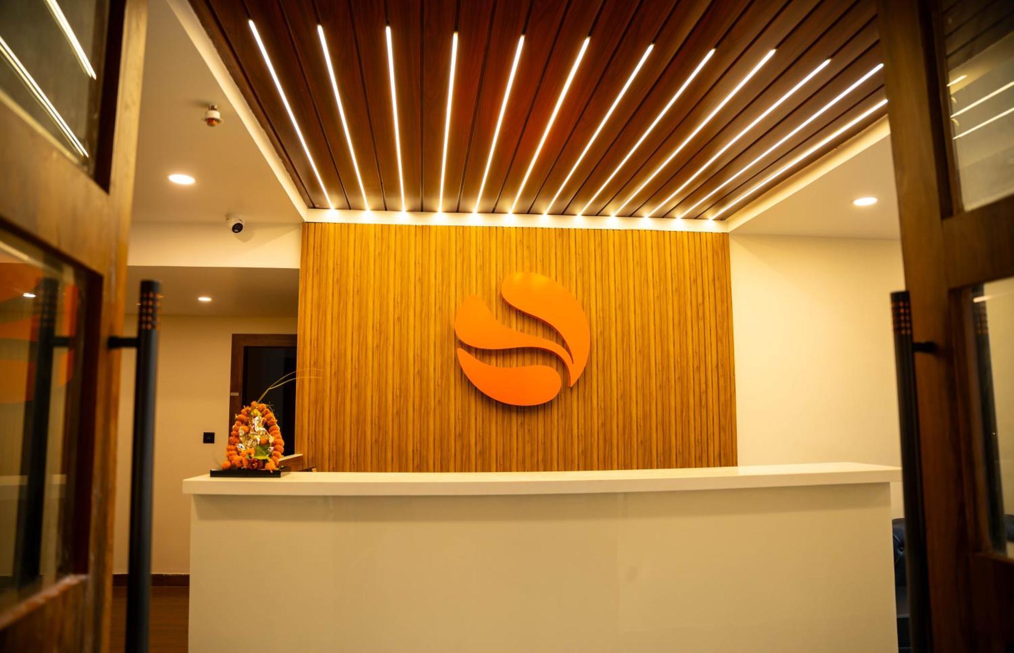 Hotel Orange Bhubaneswar Exteriör bild