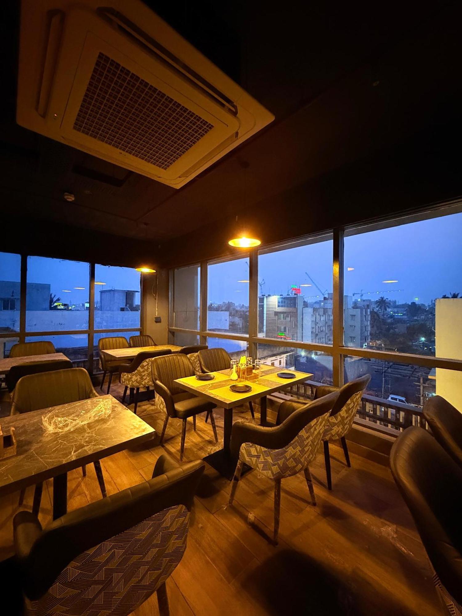 Hotel Orange Bhubaneswar Exteriör bild