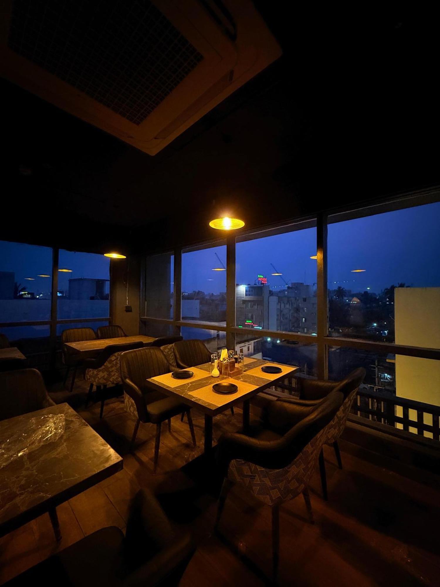 Hotel Orange Bhubaneswar Exteriör bild